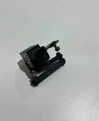 BMW 5 E60 E61 Air suspension front height level sensor 6784700