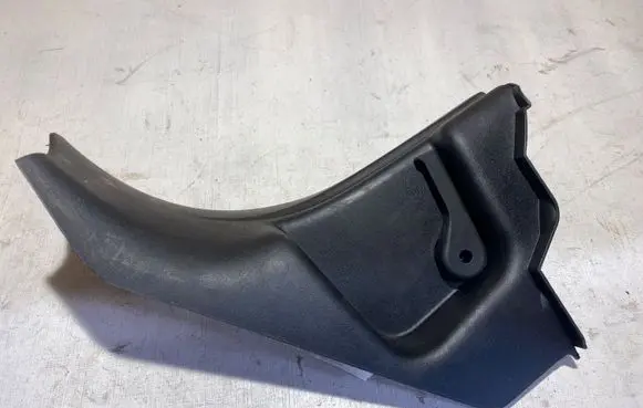 Foot area side trim
