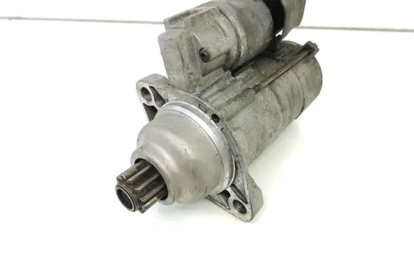 Skoda Octavia Mk2 (1Z) Starter motor 02M911024N