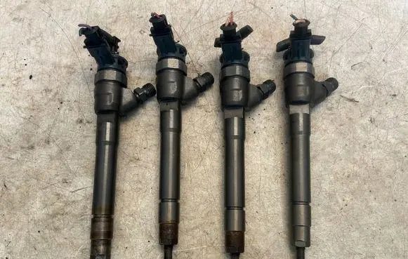 Renault Megane III Fuel injectors set 0445110414 H1055367