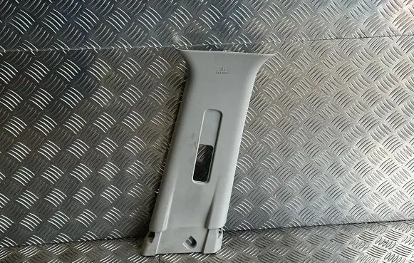 Nissan Leaf I (ZE0) Seat belt trim 769133NL0A