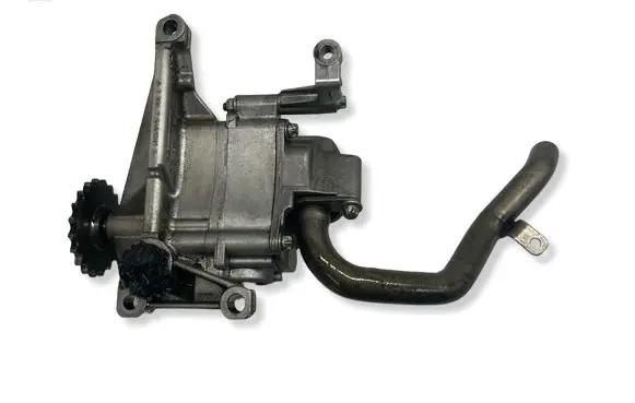 Mercedes-Benz C W204 Oil pump R6461810101