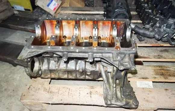 BMW 3 E46 Engine block 75163280AAB