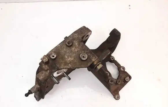 Opel Insignia A Fuel pump bracket 55574721