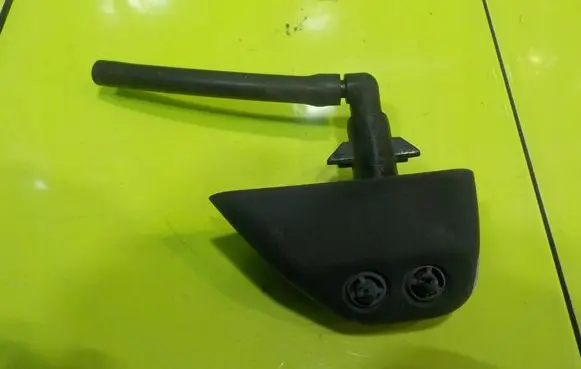 Land Rover Freelander 2 - LR2 Headlight washer pump PRZOD