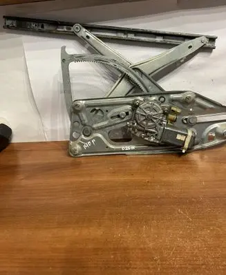 Mercedes-Benz S W140 Rear door window regulator with motor 0130821504 D2681