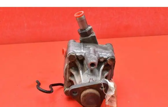Audi A4 S4 B5 8D Power steering pump 8D0145156