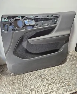 Volvo XC40 Front door card panel trim 32282669 31667435