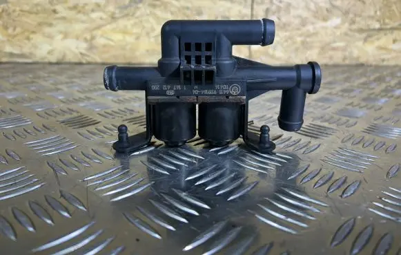 BMW 5 F10 F11 Coolant heater control valve 9119164 6411911916404 1147412200