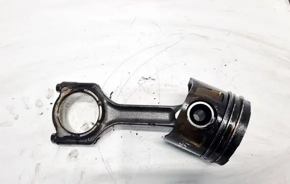 Opel Insignia A Piston with connecting rod 