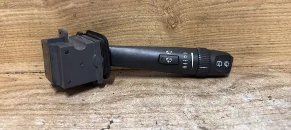 Volvo XC70 Wiper control stalk 30768101