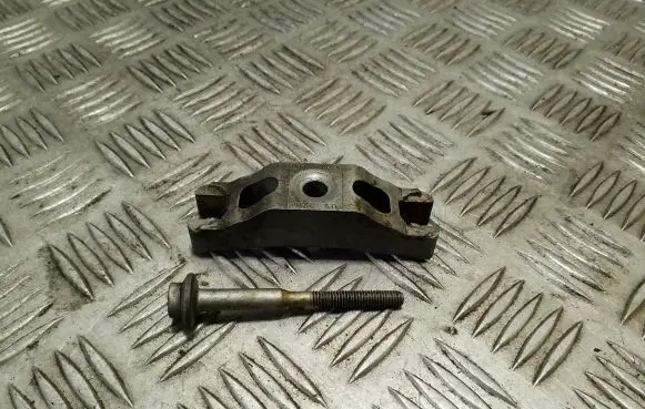 Volkswagen Transporter - Caravelle T5 Fuel Injector clamp holder 03L216