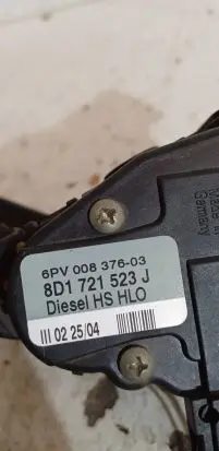 Volkswagen PASSAT B5.5 Accelerator throttle pedal 8D1721523J 6PV00837603 HSHV0