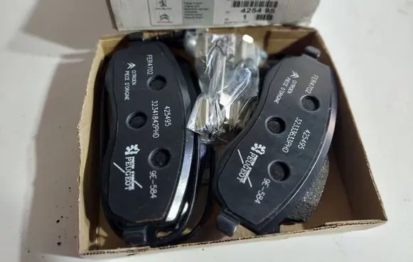 Peugeot 807 Brake pads (front) 425495