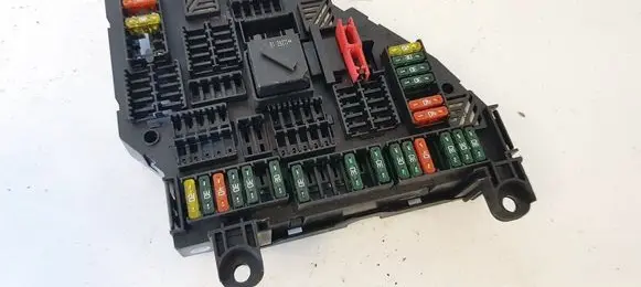 BMW 5 F10 F11 Fuse box set 016704991E