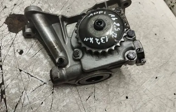 Audi A6 Allroad C5 Oil pump 059115105h
