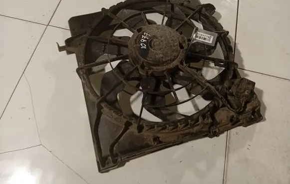 KIA Ceed Radiator cooling fan shroud 