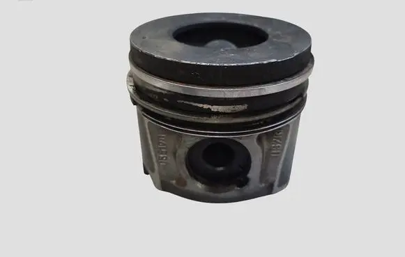Ford Kuga I Piston