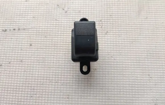 Mazda 2 Electric window control switch d39766370