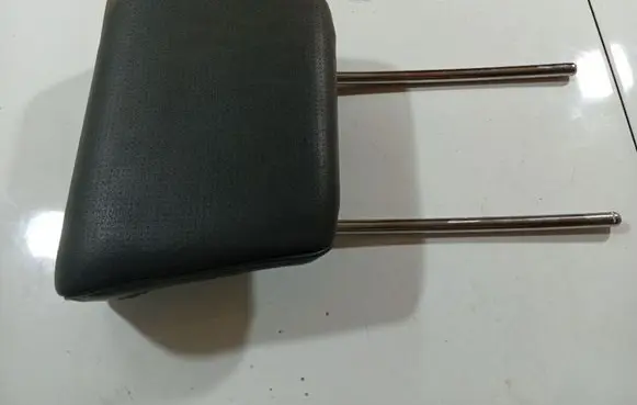 Subaru B9 Tribeca Front seat headrest 