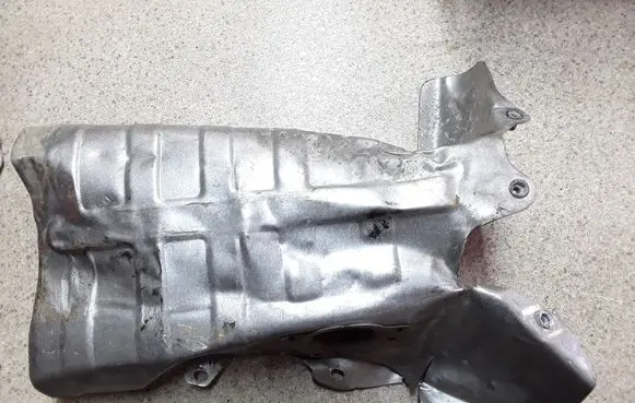 Peugeot 308 Exhaust heat shield 75843088003 V7584308