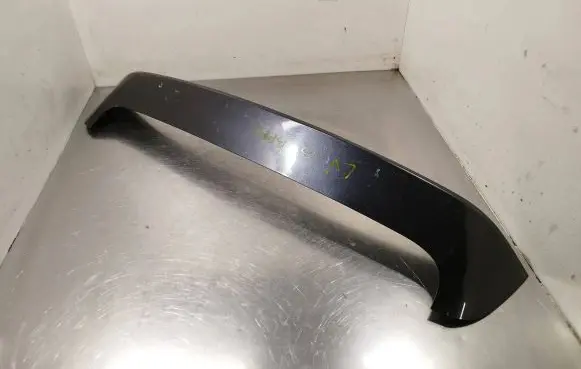 Tailgate/trunk spoiler