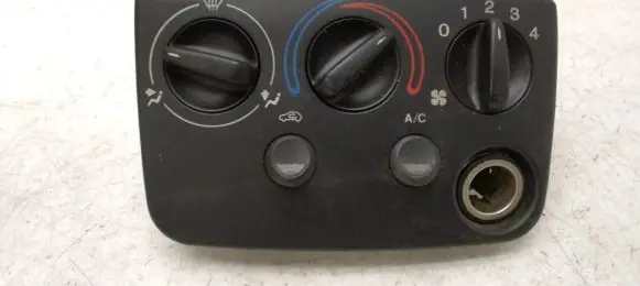 Ford Fiesta Climate control unit 96FP19A522FA