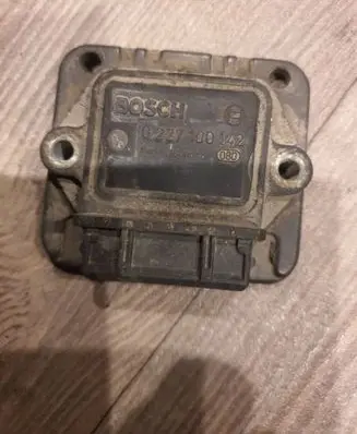 Volkswagen Golf II Ignition amplifier control unit 0227100142
