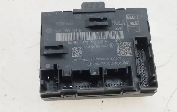 Volkswagen Golf VII Door control unit/module 5Q0959393B 2311130408