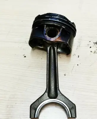 BMW 3 GT F34 Piston with connecting rod 7846593
