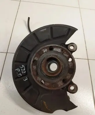 Volkswagen Touran II Front wheel hub NOCODE