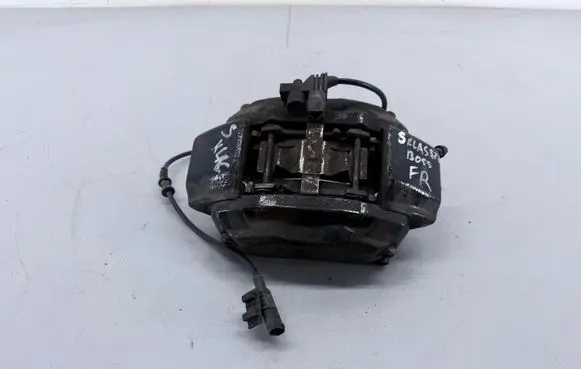 Mercedes-Benz S W220 Front brake caliper 20704604