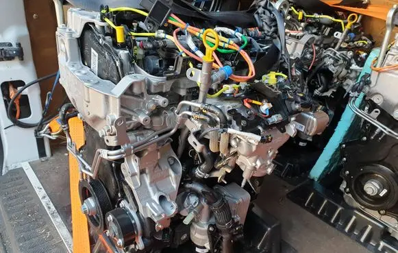 Renault Trafic III (X82) Engine M9R717 100075526R