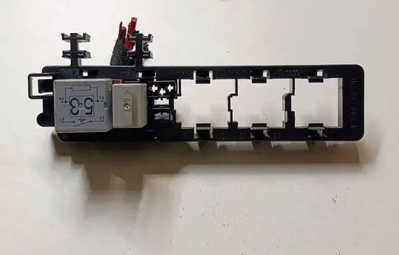 Volkswagen Scirocco Fuse box set 1K2937503AS8 1K2937503A 1K0951253