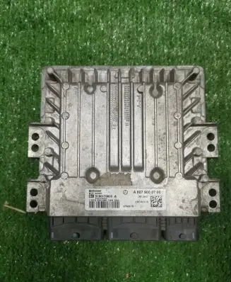 Mercedes-Benz A W176 Engine control unit/module A6079000700 S180170003A