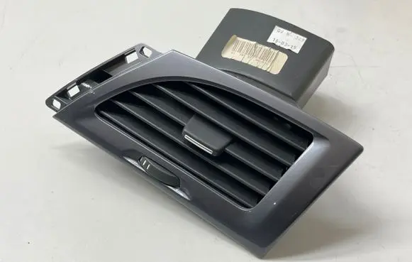 Renault Megane III Dashboard side air vent grill/cover trim 637604198R