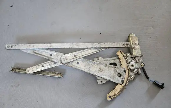 Nissan Patrol Y61 Front door electric window regulator 80730VB011