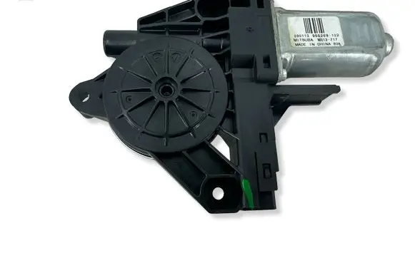 Volvo XC60 Front door window regulator motor 966269102