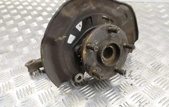 Toyota RAV 4 (XA30) Front wheel hub