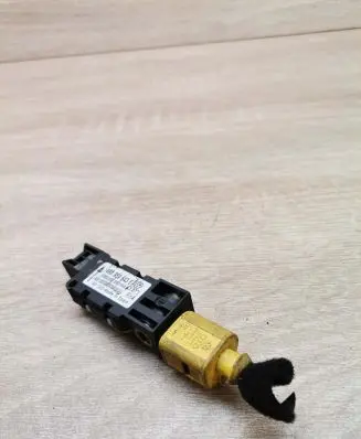 Audi A6 S6 C6 4F Airbag deployment crash/impact sensor 4b0959643e