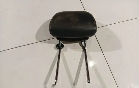 Fiat Freemont Front seat headrest