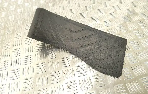 Citroen DS7 Crossback Foot rest pad/dead pedal 9811350777