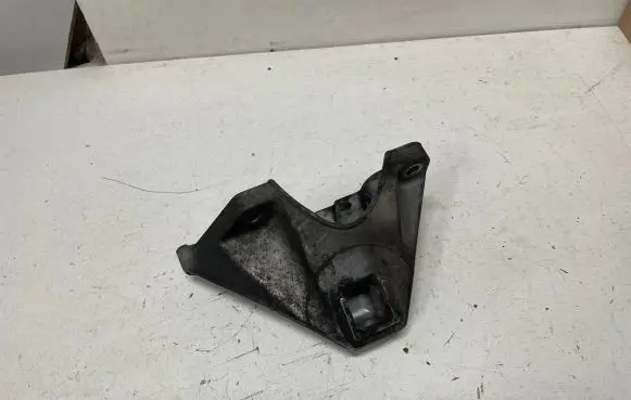 BMW 5 F10 F11 Engine mounting bracket 8777628