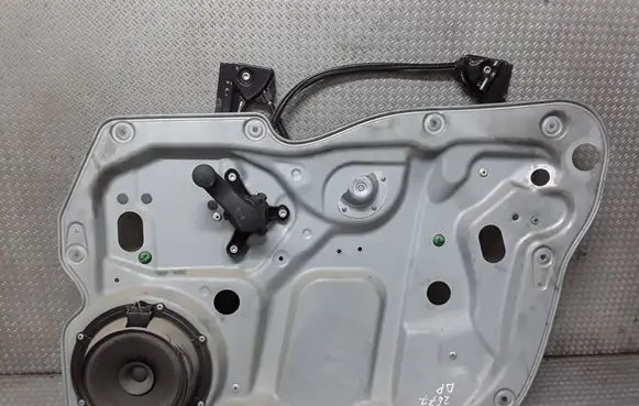 Volkswagen Caddy Front door manual window regulator 1T0837756L
