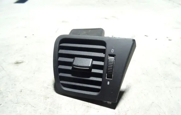 Subaru Legacy Dashboard side air vent grill/cover trim