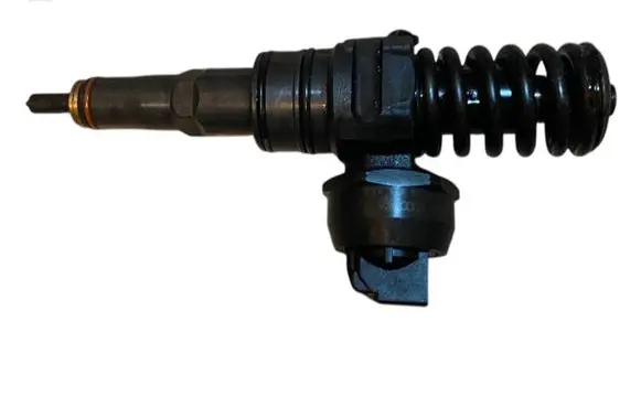 Volkswagen Golf V Fuel injector 038130073AG 0414720215