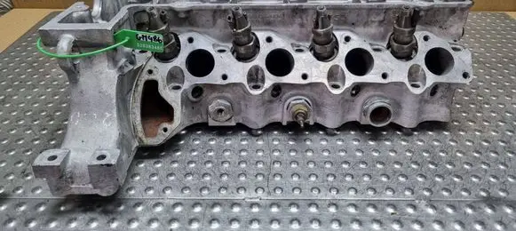 Mercedes-Benz 190 W201 Engine head 6010160501