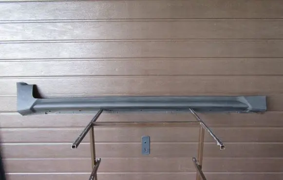 Front sill (body part)