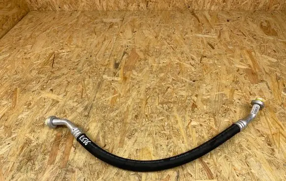 Volvo XC40 Air conditioning (A/C) pipe/hose 32226551