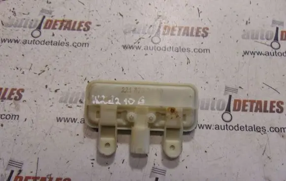 Mercedes-Benz E W212 Tailgate opening switch A2218702410